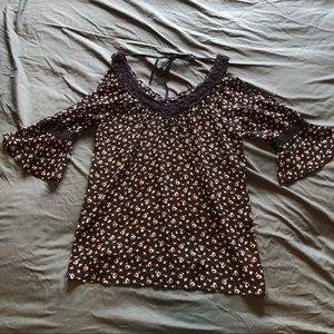Size small open shoulder blouse